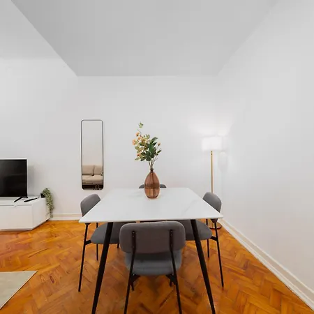 3db- Sunlit Designer In The Heart Of ' Lizbona